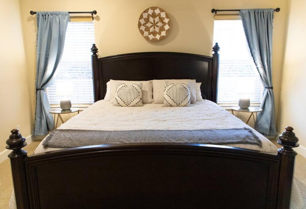 Sunserra Villa! Movie Room, Family Friendly, Bbqs, Pools, Free Golf! Quincy Exteriör bild